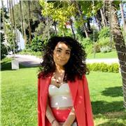 Sono pronta ad aiutare chiunque voglia imparare il francese, con semplicità e professionalità.